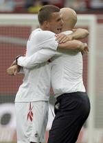 HAD-KÆRLIGHED. Ståle Solbakken (th) og Luks Podolskis forhold er gået op og ned, siden nordmanden kom til FC Köln 