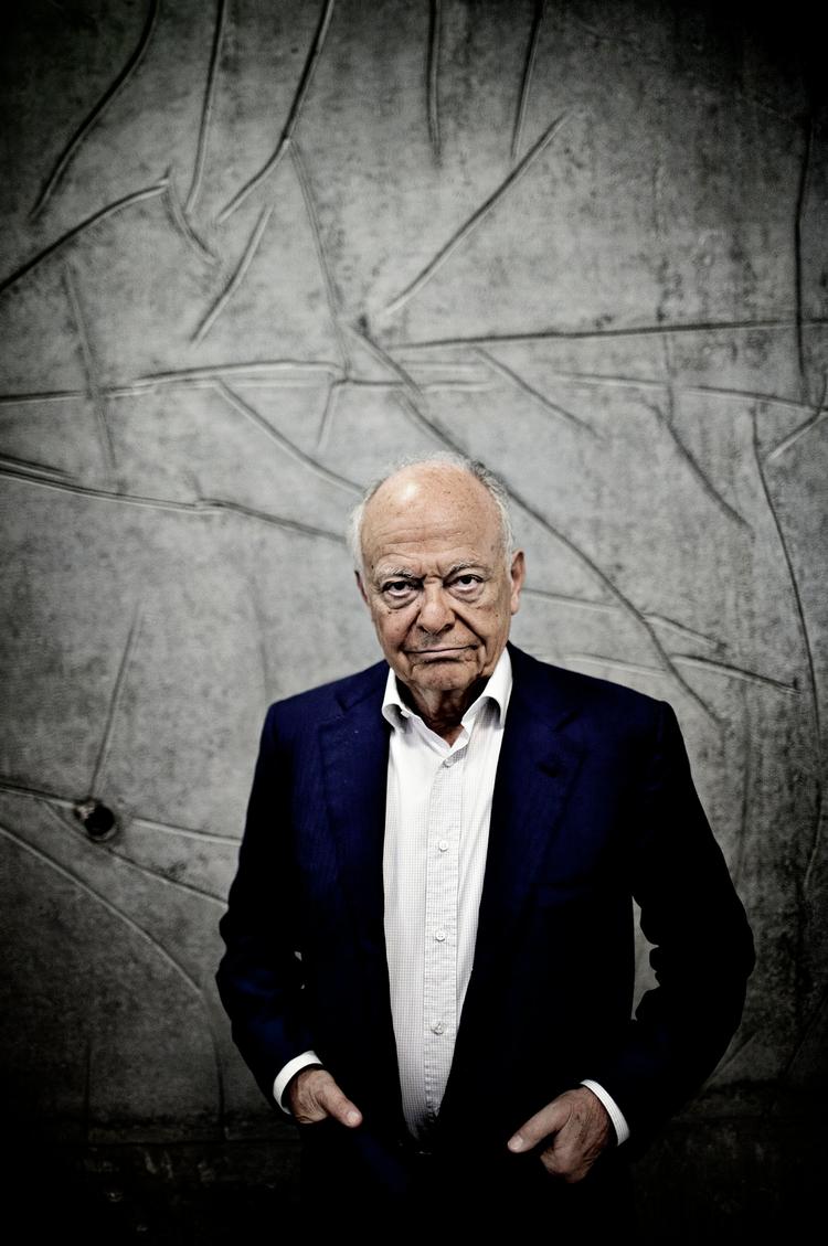 Maestro. Maazel er juryformand for Malko 2012 i maj og dirigerer i februar en koncert med Wienerfilharmonikerne i  DR Koncerthuset. 