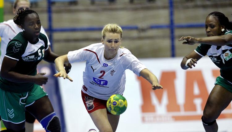 VM-sejr. Mette Melgaard og de øvrige VM-spillere blæste let forbi deres ivorianske modstander i den indledende gruppekamp. 
