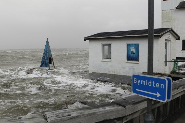 Storm. Havnen i Løgstør vist tænder i løbet af fredagen. Men det varslede uvejr blev aldrig så hæftigt som frygtet. 