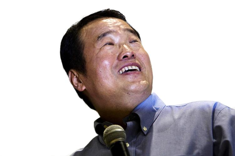 Vred. Den Huang Nubo ville betale en lille milliard for at etablere et turistparadis med golfbaner, hoteller og flyvning i luftballoner. Men Island takkede nej. 