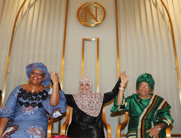 Prisvindere. Leymah Gbowee (tv.), Tawakkul Karman (midten) og Ellen Johnson Sirleaf deler årets fredspris. 