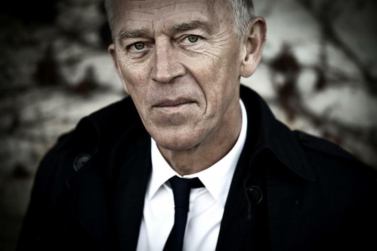 Presset. »Villy Søvndal er en presset SF-formand, som af hensyn til roen i sit parti nu lægger luft til den nye traktat», mener Hans Engell. 