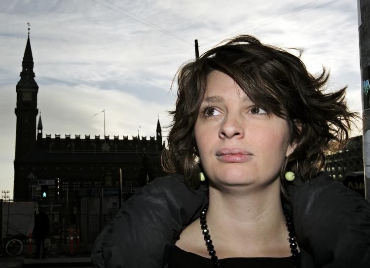 Ansvar. Ledelsen i Københavns Kommunes socialforvaltning må komme på banen og sikre, at tidsfristerne i børnesager overholdes, og at der ikke dækkes over det, mener regionsformand Majbrit Berlau, Dansk Socialrådgiverforening. 