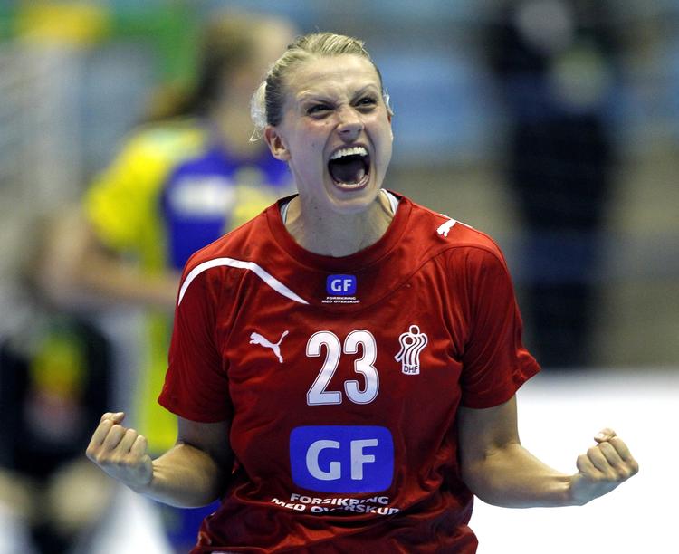 Pletskud. Ann Grete Nørgaard jubler efter en scoring mod Sverige. Hun er med 18 mål foreløbig bedst scorende danske fløjspiller ved VM. 