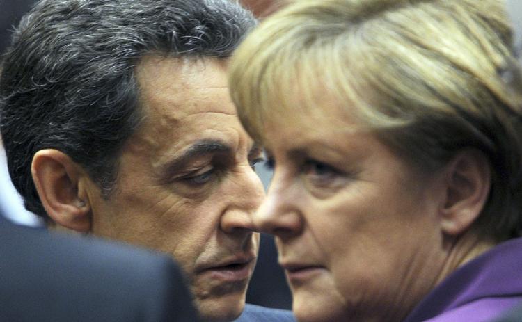 Sammenhold. Frankrigs præsident, Nicolas Sarkozy, og Tysklands forbundskansler, Angela Merkel, fører nu an i, hvad der ligner en lynhurtig opførelse af et nyt europæisk hus. 