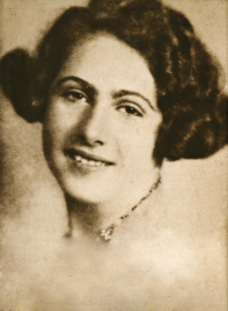 overlever. Jødiske Edith Hahn Beer 'lånte' en arisk identitet og giftede sig med en nazist under Anden Verdenskrig. Illustration fra bogomslaget 