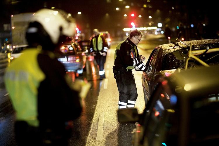 RAZZIA. Lad være med at køre bil, hvis du har drukket fyraftensøl. (Arkivfoto) 