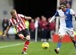 Matchvinder. Sebastian Larsson (t.v.) brændte et straffespark for en uge siden mod Wolves, men fik oprejsning mod en anden nedrykningskandidat. 