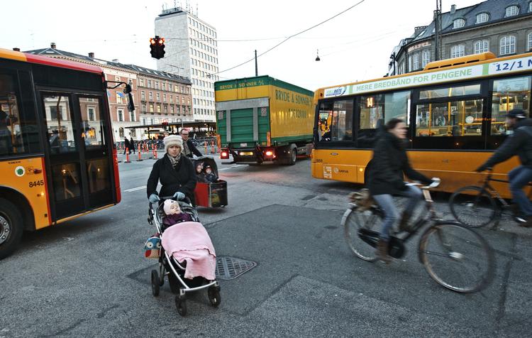 byggeroderi. Nørreport Station er spærret for gennemkørende trafik de næste par år, på grund af ombygning og renovering af stationen. Også bus- og togpassagerer kommer til at mærke ændringer i trafikken. 