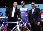 mistro. I januar optrådte Eddy Merckx (th.) sammen med Tom Boonen, da holdet blev præsenteret. 