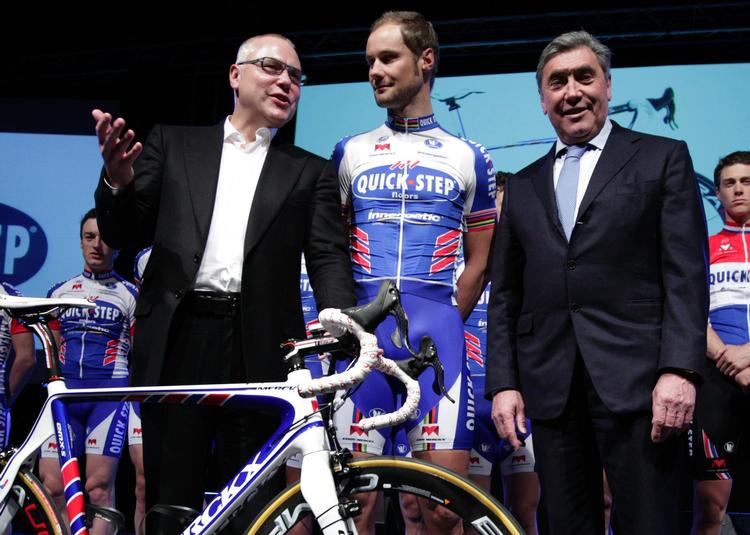 mistro. I januar optrådte Eddy Merckx (th.) sammen med Tom Boonen, da holdet blev præsenteret. 