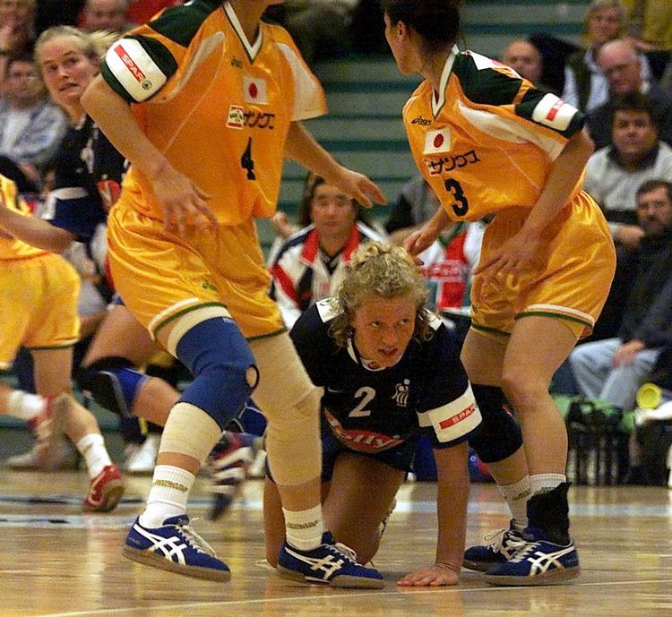 Kæmper. Danmark har ikke så stor en fordel i højden i aftenens møde emd Japan, som man måske skulle tro. Tilbage i 1999 endte japanerne ddog med, at blive de små i VM-kampen, som Danmark vandt med 25-18. 