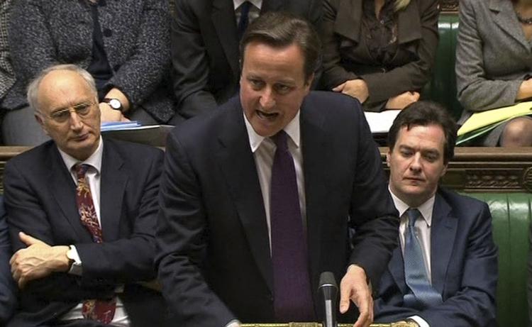 Presset. Premierminister David Cameron måtte svare igen på kritikken af sin EU-kurs efter sin forklaringen til det britiske underhus. 