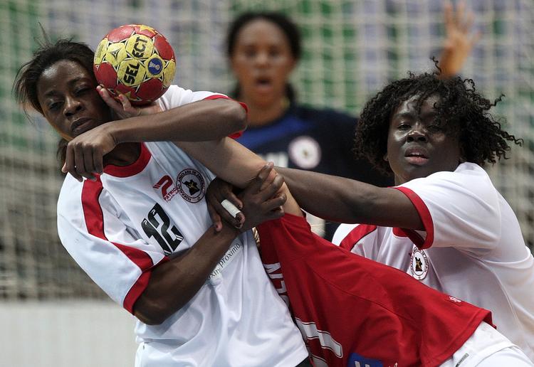 Bank. Nederlaget til Angola ved VM i 2009 betød, at Frankrig og Rusland løb med billetterne til semifinalerne. Onsdag kan Danmark få revanche mod de fysisk stærke afrikanere. 