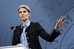 Unødvendigt. Danskerne bliver ikke spurgt, hvis regeringen beslutter, at Danmark skal tilslutte sig den nye europagt, fortæller Helle Thorning-Schmidt. 