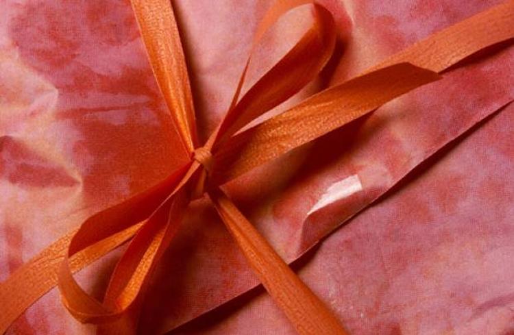 Flop. Hold dig til vingaver eller delikatesser, hvis du som chef vil have julegavesucces blandt medarbejderne, råder forretningsmanden Asger Aamund. 