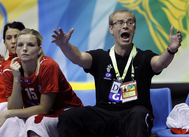 Lettelse. Landstræner Jan Pytlick vil i VM-semifinalen som ud over at give adgang til medaljekampene også udløser hjemmebanefordel i OL-kvalifikationen. 