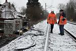 KABELTYVERI. Også i Danmark hærger metaltyvene. Her er teknikere fra Bane Danmark ved at undersøge ødelagte signalkabler ved Holte Station, hvilket gav kraftige forsinkelser på S-tognettet. 