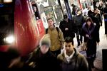 togtrafik. Passagererne må spejde længere efter tog på Københavns Hovedbanegård og andre stationer i landet. 
