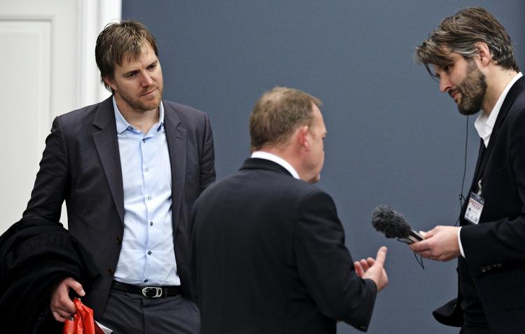 Venskab. Spindoktor, politiker, journalist. Er forholdet blevet for tæt? 