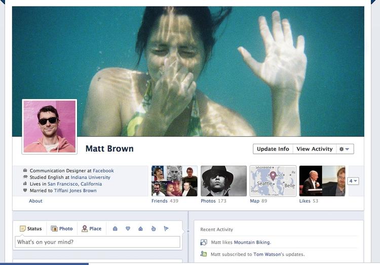 Tidslinje. Facebook gør det i dag muligt for alle at få deres profil vist som en art scrapbog over deres liv. (screendump) 