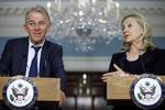 Udenrigsminister Villy Søvndal og USA’s udenrigsminister Hillary Clinton på pressemødet. 