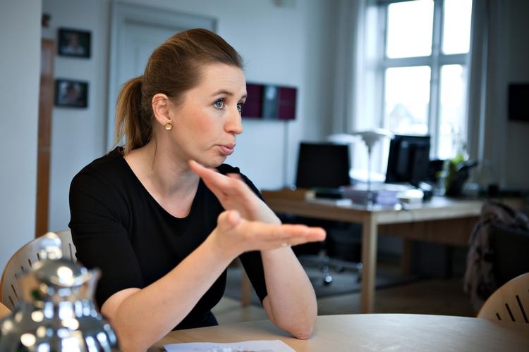 Favorit. Beskæftigelsesminister Mette Frederiksen får en afgørende rolle for Socialdemokraterne i fremtiden, vurderer flere. 