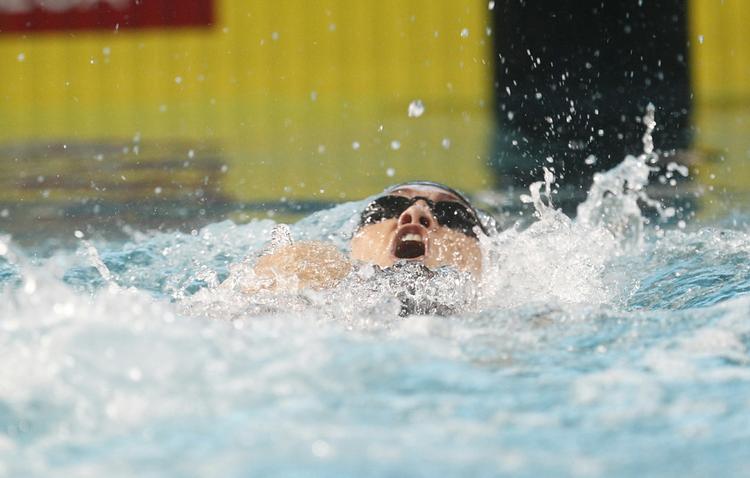 rekordstart. Med Natalie Coughlin i rygcrawl satte USA verdensrekord i 4x100 meter medley. Efterfølgende slog amerikaneren også Jeanette Ottesen i 100 meter butterfly. 