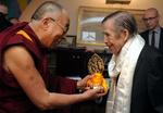 Farvel. Sidste gang Vaclac Havel (th.) viste sig offentligt var for en uge side,  da han mødte sin ven gennem mange år Dalai Lama hjemme i Prag. 