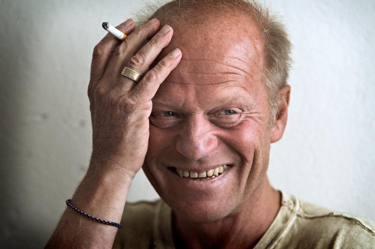 Kritik. Forfatter Morten Sabroe kritiserer Politiken for at have rundsendt et spørgeskema, der »bryder med alle normer for sociologisk metode«. 