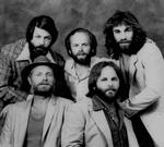 Ruller. 50 år efter deres debut, er Beach Boys nu tilbage med 50 koncerter og et nyt album næste år. 