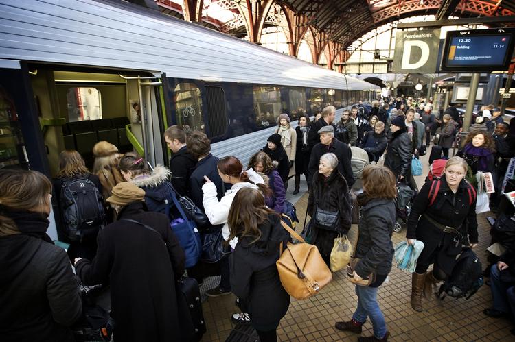 Pakket. Juletrafik bliver - igen i år - trang mellem landsdelene. 
