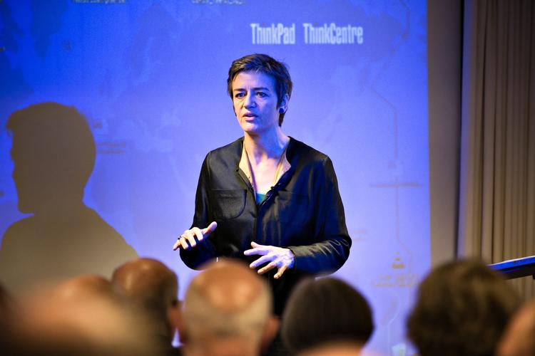 Optimist. Margrethe Vestager mener, at der er »lys for enden af tunnelen«, men erkender, at dansk økonomi kan tage en helt anden negativ drejning. 