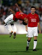 Jubel. Nani var en af United-spillerne, der kom på måltavlen i kampen i Macau i 2007. Det fejrede han på akrobatisk vis. 