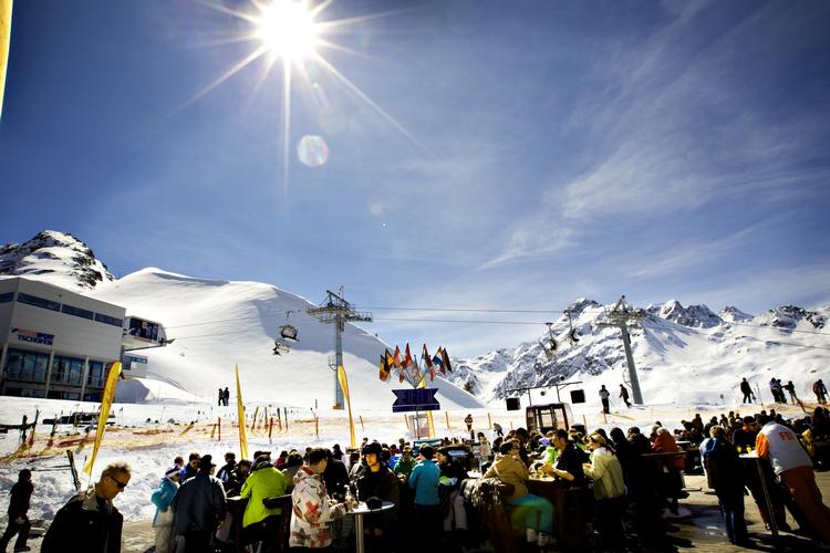 REGLER.Fra 1. januar skal alle skiløbere og snowboardere i Polen bære hjelm. 