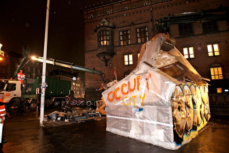 SMADRET. Occupy Copenhagens lejr på Rådhuspladsen står ikke længere. 