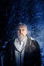 Krimikonge. Fjerde bind af Jussi Adler-Olsens serie om Afdeling Q udkom i et førsteoplag på 80.000, og hans bøger har for længst rundet et samlet oplag på en million i Danmark alene. 