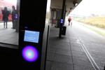 tjekud. Hvis man glemmer at stemple ud, når man forlader en bus, skal man vente på den næste bus, stige ind for at stemple ud, og så forlade bussen igen. Eller også stemple ud på nærmeste S-togsstation. Også den løsning får en nedadvendt tommelfinger fra testpanelet. 