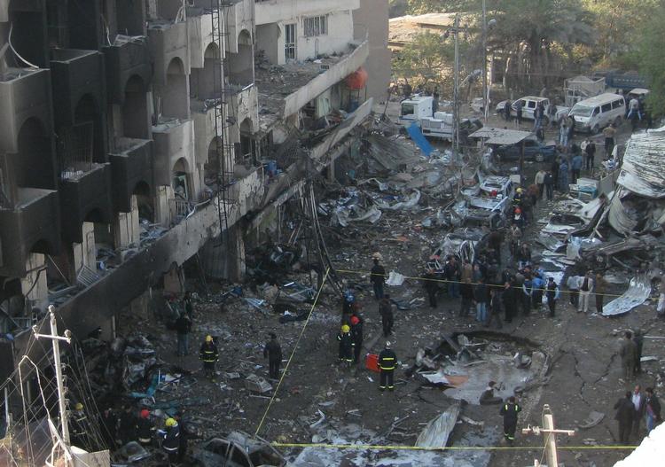 Angreb. 12 eksplosioner i Bagdad har dræbt og såret mere end 200 mennesker. 