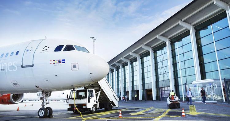 Juletrafik. Aalborg Lufthavn har dagligt 23 afgange til København og det samme den modsatte vej. 