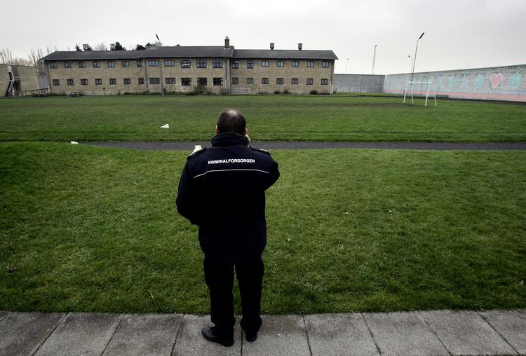 forvaring. Fanger, der har begået seksuelle overfald eller anden særlig grov kriminalitet, bliver ofte sat til at afsone i anstalten ved Herstedvester. Politiken.dk erfarer, at det er her, Amagermanden vil tage hul på sin livstids-lange straf. 