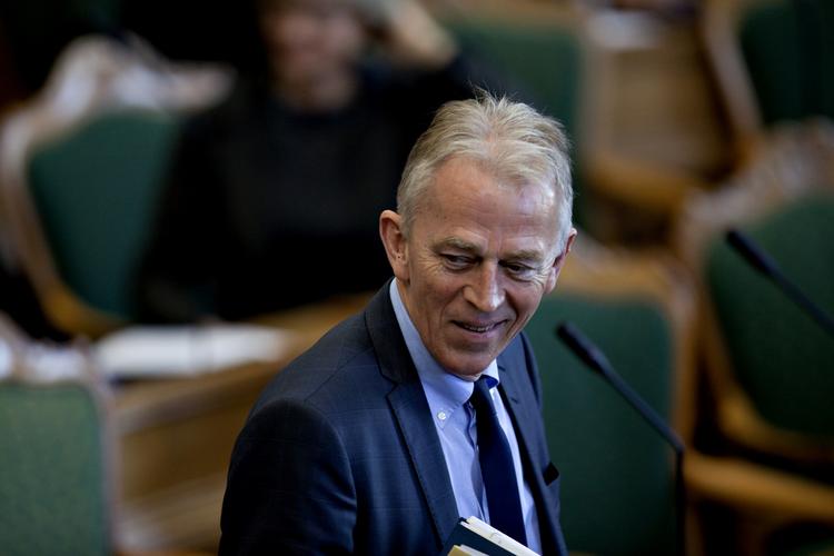 Dobbeltjob. SFere kritiserer, at Villy Søvndal både er partiformand og udenrigsminister. 