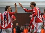 Stjernen. Peter Crouch (t.h.) er det største navn i Stoke-truppen i øjeblikket. Den 30-årige har spillet 42 landskampe for England og scoret 22 gange, men er i øjeblikket ikke inde i landsholdsvarmen. 