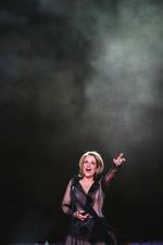 Godt parti. På en ny dvd synger sopranen Renée Fleming for første gang  hovedpartiet i Richard Strauss' opera 'Capriccio' komplet på The Met. Her ses hun  ved uddelingen af Nobels fredspris for fem år siden. 