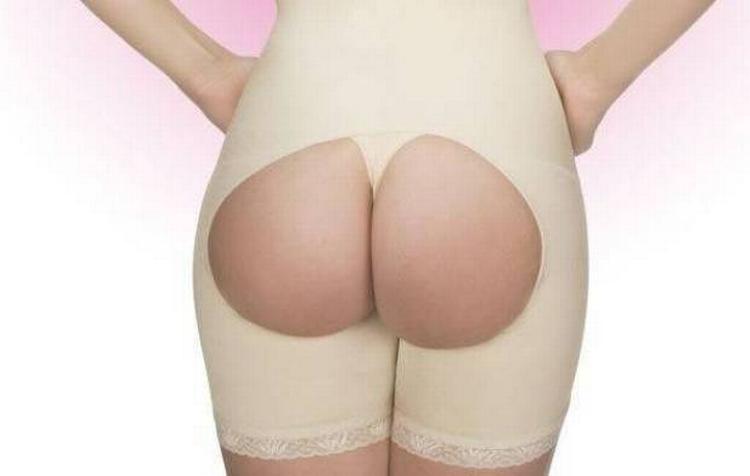 elegant. I begyndelsen lignede shapewear kødfarvet kæmpeelastikker, men siden  er der arbejdet meget med æstetikken. Meget shapewear kan i dag ved første øjekast  forveksles med  almindeligt lingeri.  PR-foto. 