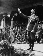 BESTSELLER. Lederen af det nazistiske Tyskland, Adolf Hitlers, antisemitiske bog 'Mein Kampf' er en bestseller i flere britiske byer. 