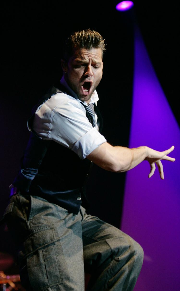 hOFTERUL. Ricky Martin sparer ikke på effekterne - hverken med bevægelser eller med påklædning - i sit sceneshow. 