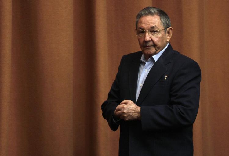 Amnesti. Cubas præsident Raul Castro vil sætte 2.900 fanger fri. Det gælder dog ikke personer fængslet for mord, spionage, narkotikasmugling, understreger regeringen. Dog er der personer, der er dømt for »forbrydelser mod staten« iblandt de flere tusinde fanger. 