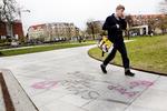 belastet. Mølleparken i Aarhus blev for nylig renoveret. Men parken er ramt af problemer med hærværk og narkomaner. 